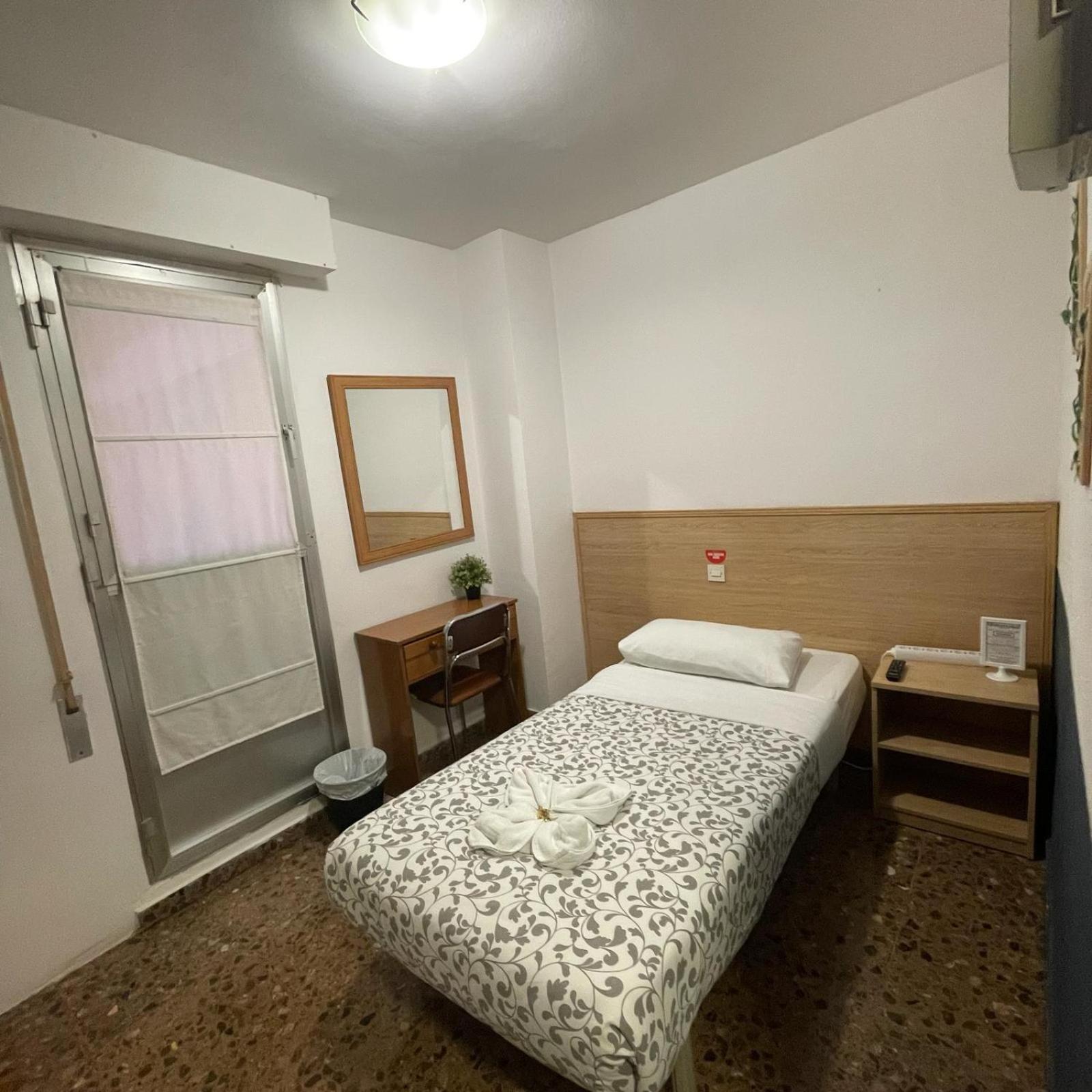 Hostal Milmarcos Zaragoza Exterior foto